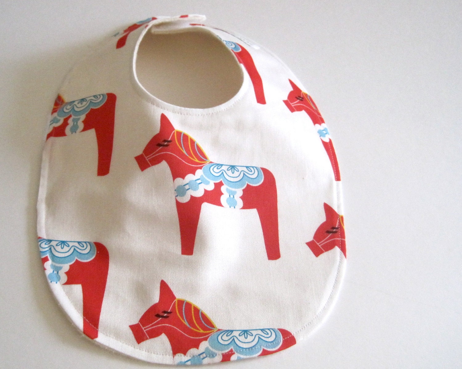 ORGANIC baby bib - Dala horses in red white and blue / eco friendly unisex modern baby shower gift