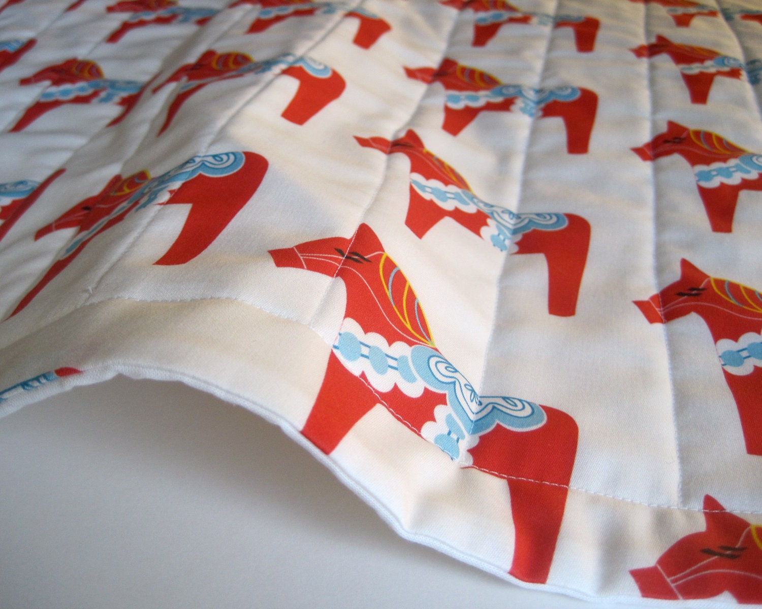 ORGANIC Baby Quilt / Red Dala Horse Modern Kids Bedding - Eco-Friendly Scandinavian Folk Art-inspired Quilted Blanket Decor