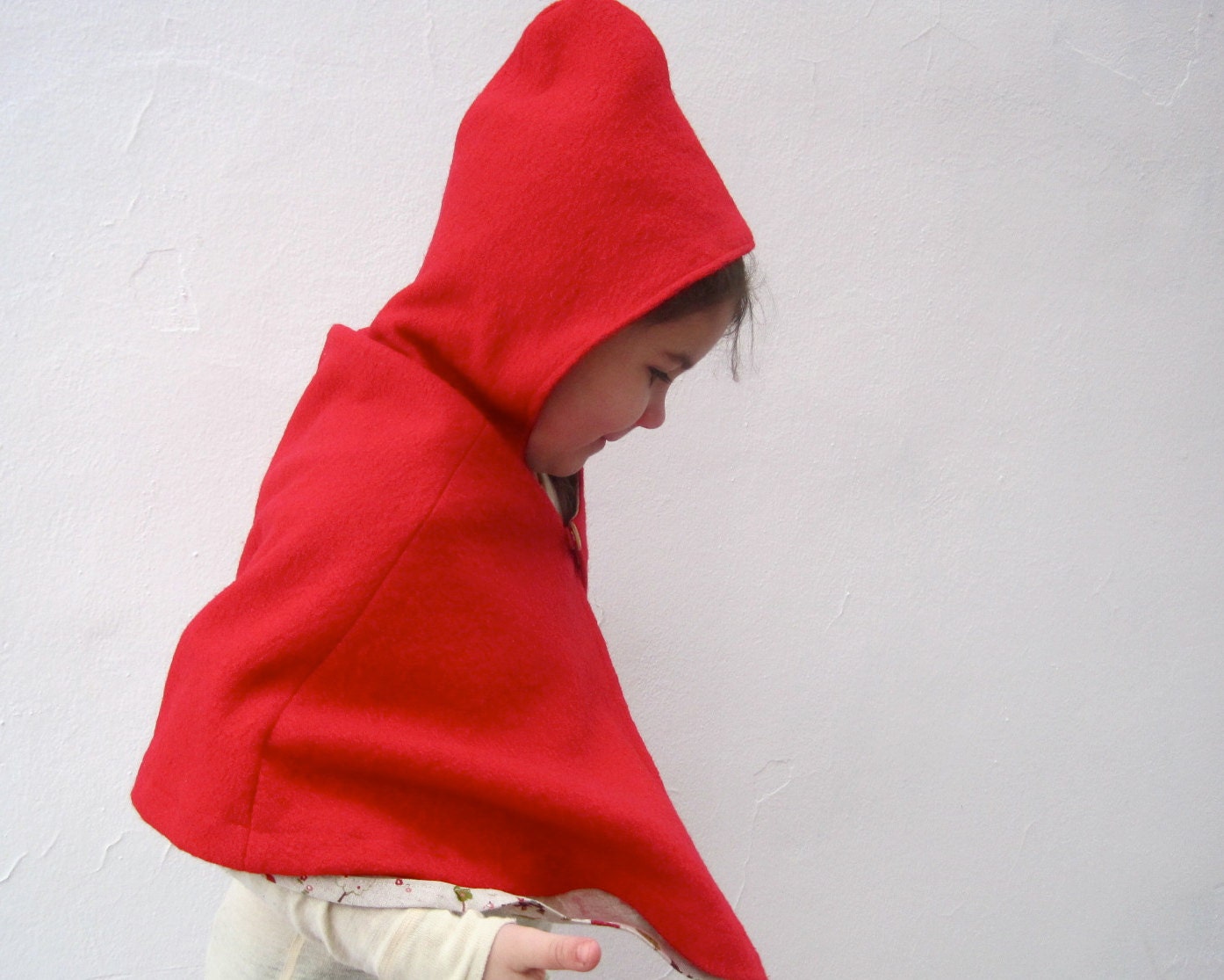 little red riding hood girls cape size 3T to 5T / boiled WOOL shrug with Japanese cotton lining / kids fairytale fashion