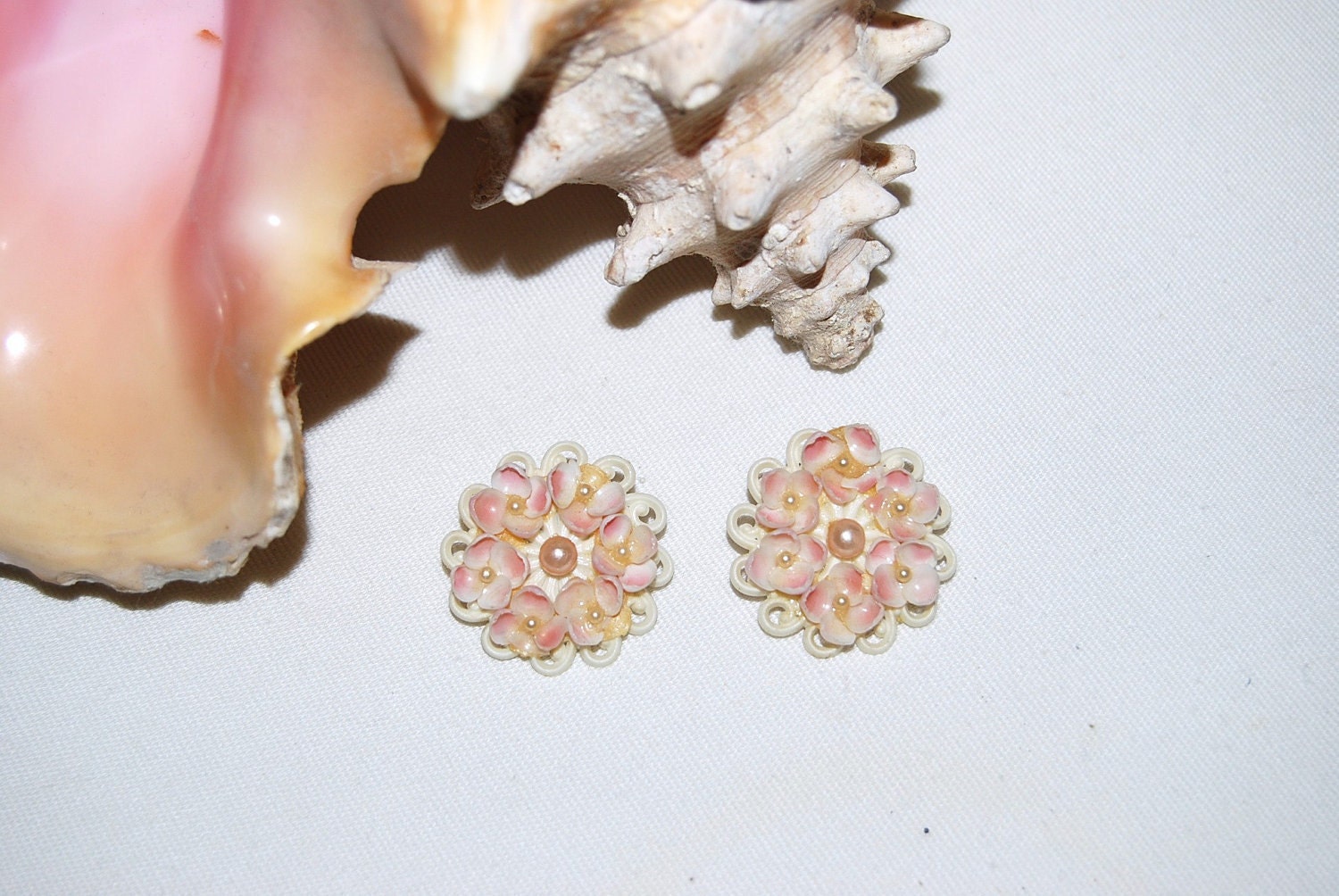 Pink Shell 50s Earrings