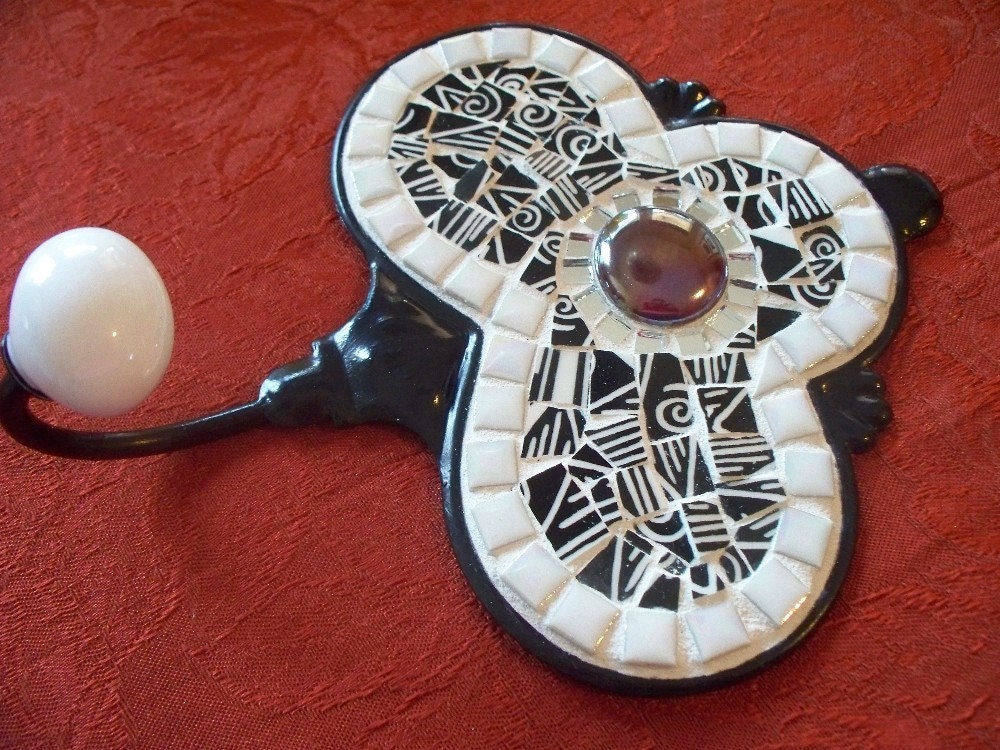 Mosaic Wall Hook in Black and White Cloverleaf Design