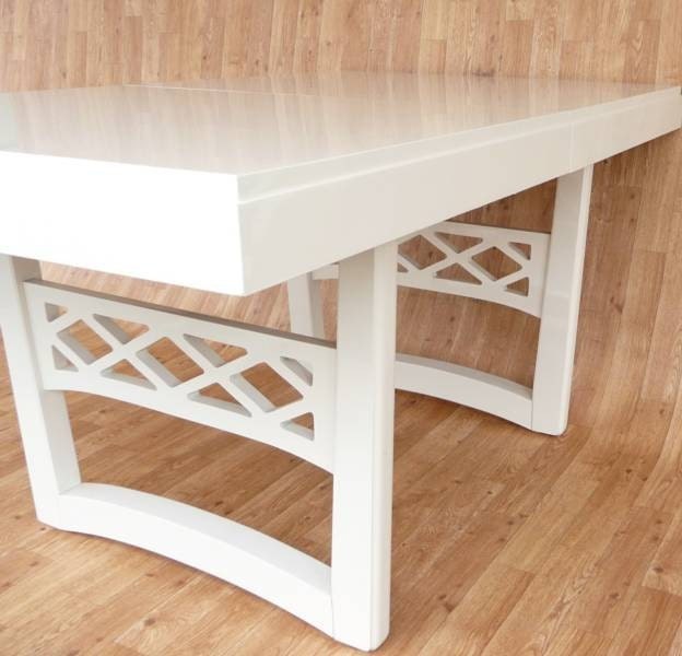 Vintage Contemporary Dining Table in Ivory Lacquer