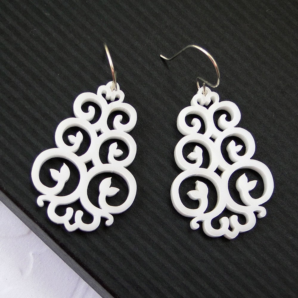 East Earrings in white - Vane Collection