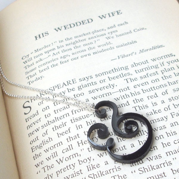Epershand Ampersand Necklace