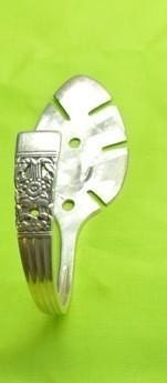 FUNKY SPOON HOOK