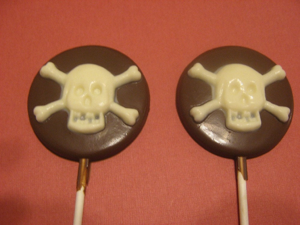 One dozen round lollipop sucker with skull and crossbones pirate party favors