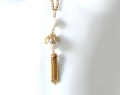 Vintage 1970s White and Gold Beaded Tassel Necklace