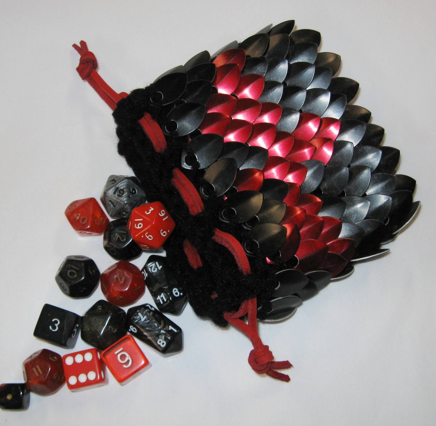 Scalemail Dice Bag in Dragonhide knitted Armor Night Firebird
