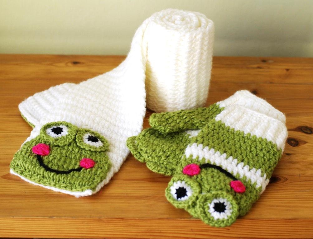 Cartoon Frog Handmade Crocheted Children Scarf & Mittens Set