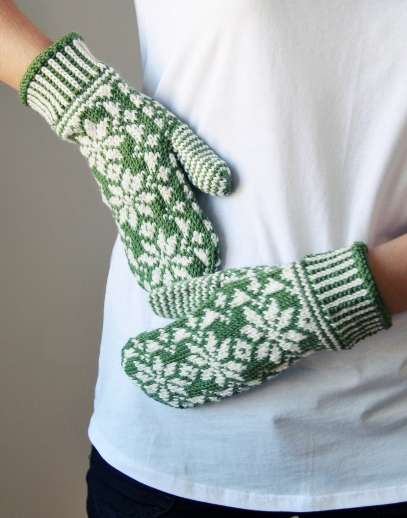 Snowflake Wool Mittens