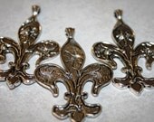 Fleur de Lis Pendant, Silver Tone Fleur de Lis, Easter Lily Stamped, Giant Fleur, French Theme, 1 Piece