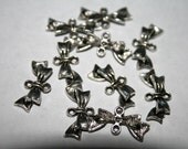 Bow Tie Connectors, Bow Shaped Links, Silver Pewter, 10 Pieces