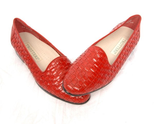 Vintage, loafer, pixie, granny, oxford, woven, leather, red, shoes, 6, retro, 5.5, 5 1/2, flat, avant, garde, couture, Trotters, hobo - marinawilliams