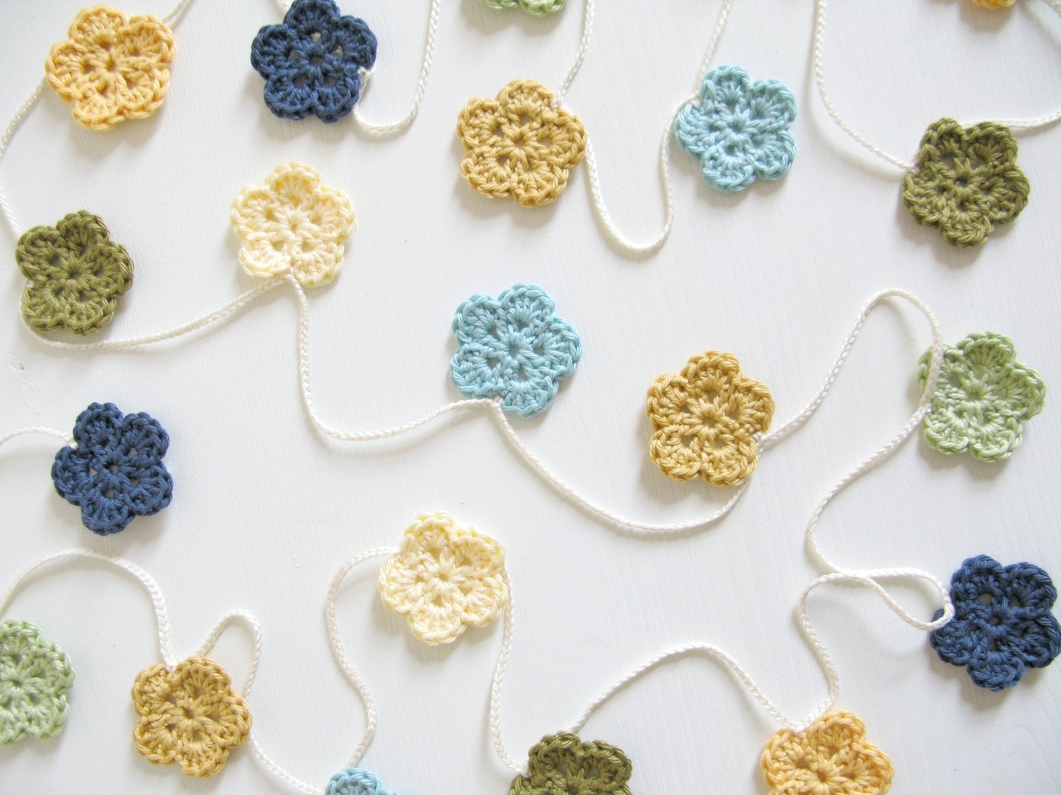 crochet garland... choose your own colours - petite flowers