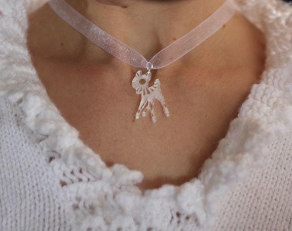 Transparent and white DOILY bambi (bird or seahorse) plexi ribbon necklace