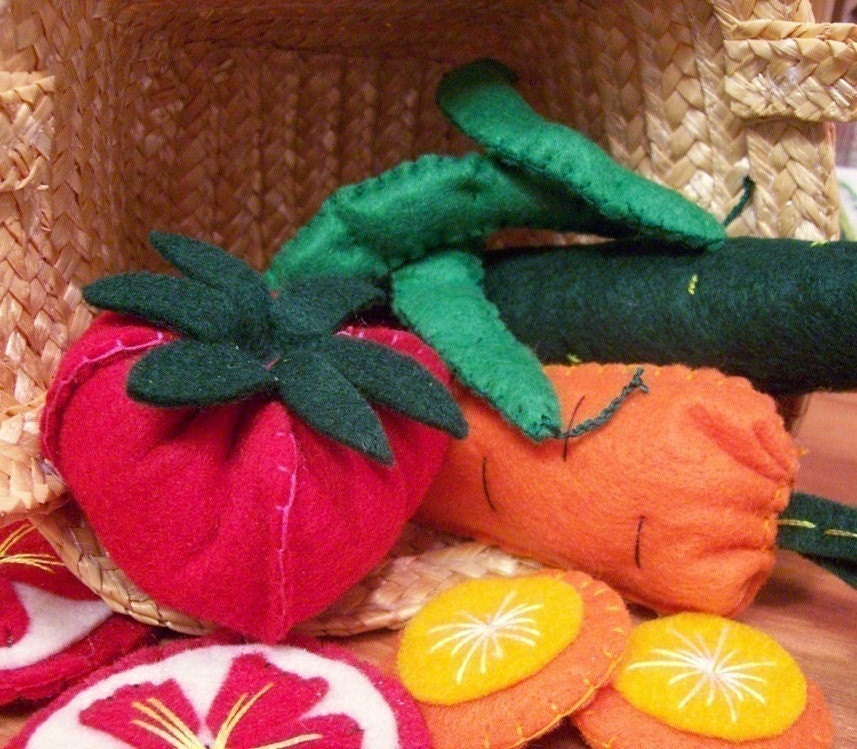 Felt Vegetable Pattern - Instand Download - Tomato and Mushroom  - VEGGIE TRAY - Whole and Sliced