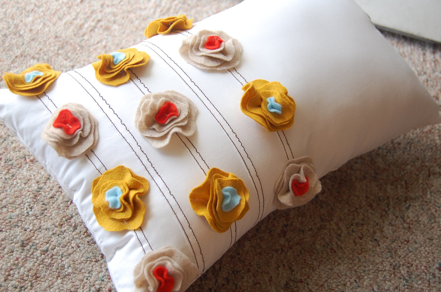 Felt Poppy Pillow in White Cotton with Mustard Yellow/Poppy Red/Aqua/Tan Felt    20x12