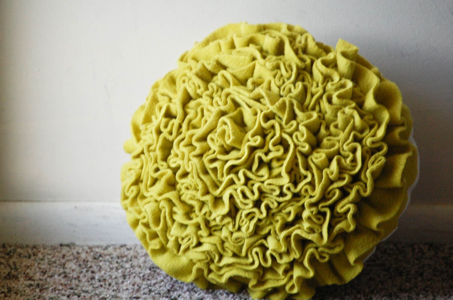 Ruffle Rosette Pillow (Circular) in Kiwi Green Fleece/White Cotton