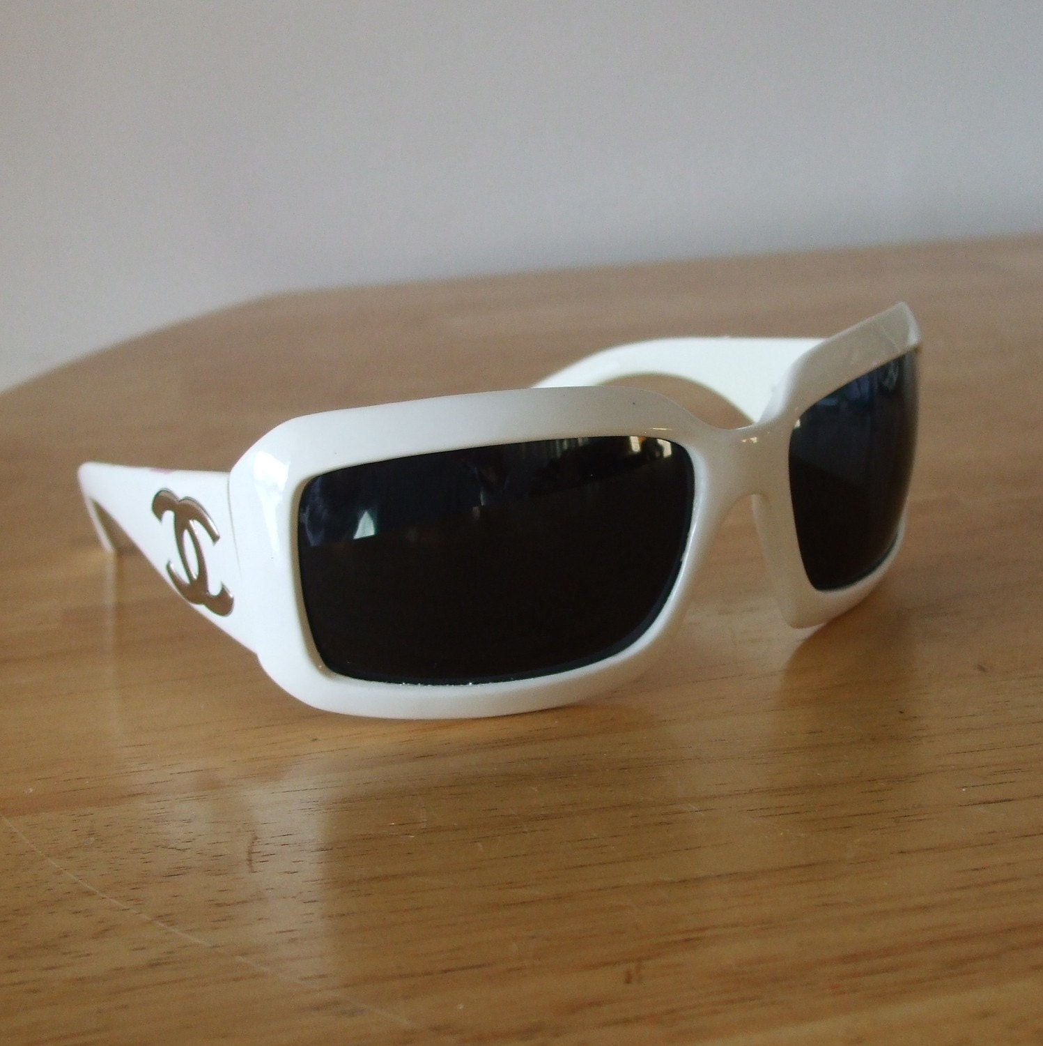 chanel white frame sunglasses