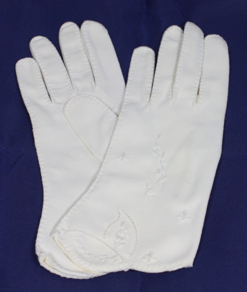 Vintage Gloves, Women's White Wrist Length Dress Gloves by Shalimar