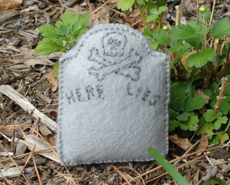Personalized tombstone keychain