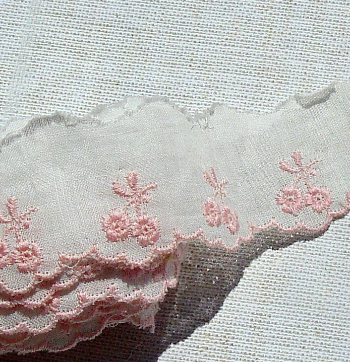 Vintage Trim Vintage Cotton Scalloped Trim Light Pink Flowers