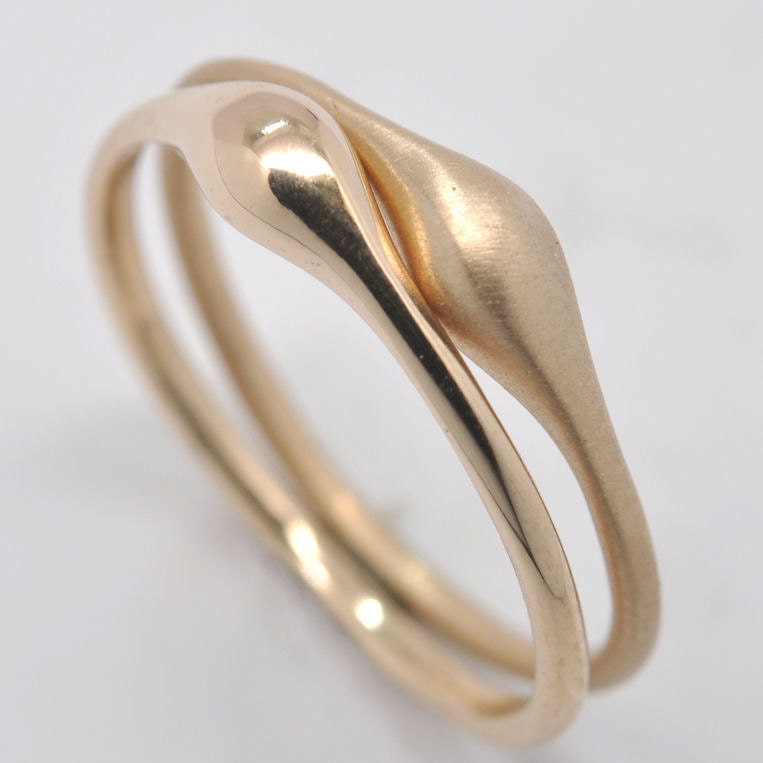 Wave stacking ring - 18k gold
