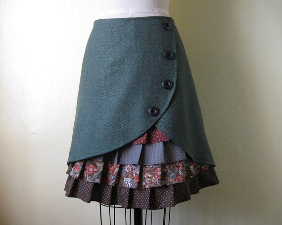 RESERVED FOR ALEXA Woodsy Winter ruffle front skirt