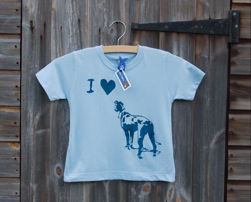 Love greyhounds kids T-shirt