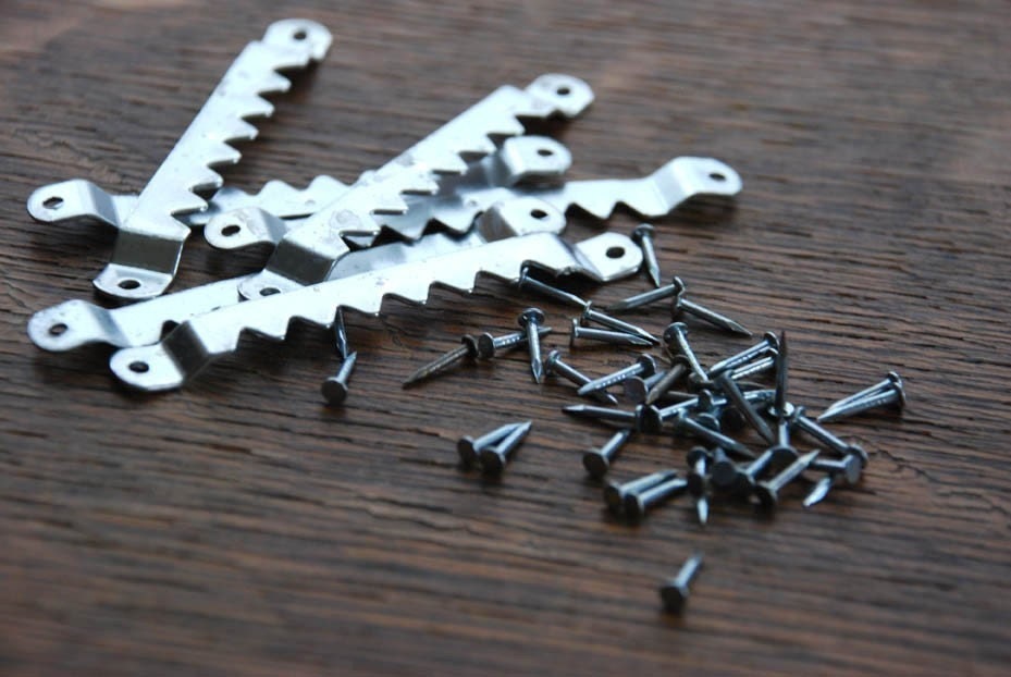 Sawtooth Hangers
