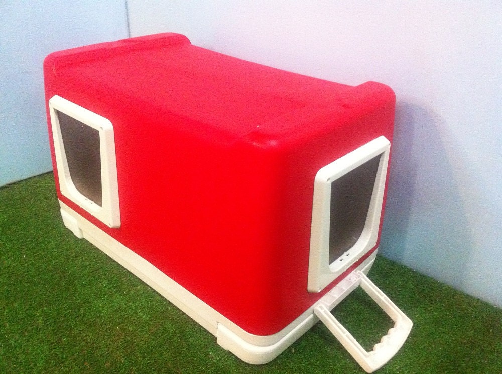 Cat Pod/ 2 Doors, Outdoor Cat House, shelter, bed, condo