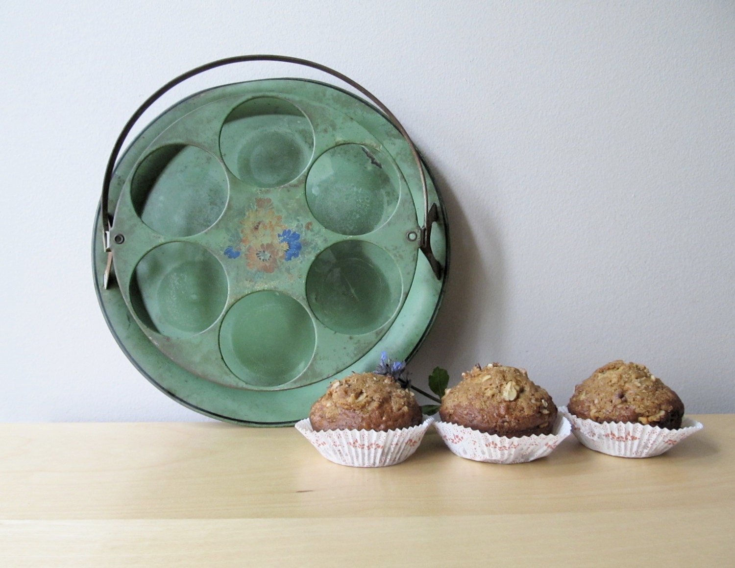 stand cupcake ionesAttic metal cupcake glass by vintage  carrier cake vintage carrier