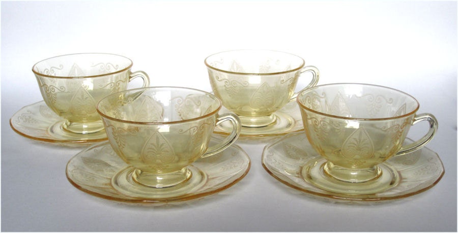 1930s Fostoria Glass Yellow Trojan Etched Cups and Saucers Set of 4 for Tea or Coffee Time