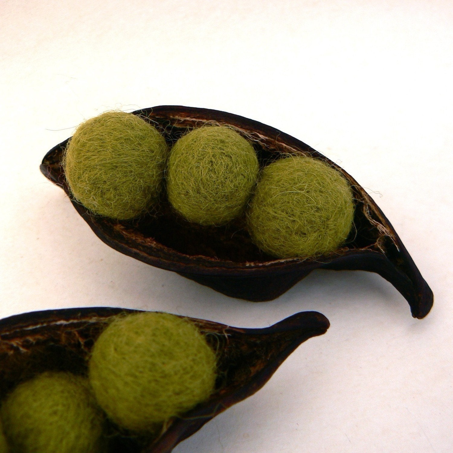 Peas in a Pod, needle felted nature display, unique handmade gift for nature lovers, olive green, garden inspired all natural eco friendly