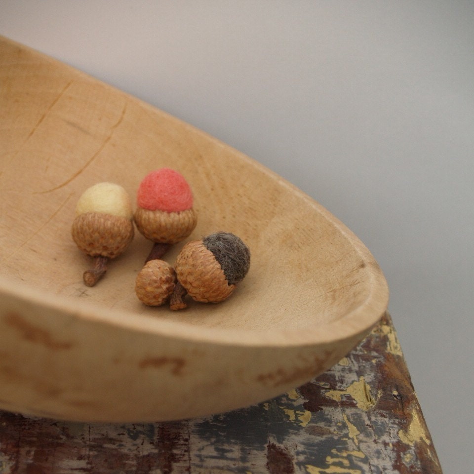 Needle Felted Acorns, Vintage 9 Wool Home Decor Pink Brown White Handmade Woodland Natural Nature Autumn Fall Thanksgiving Country