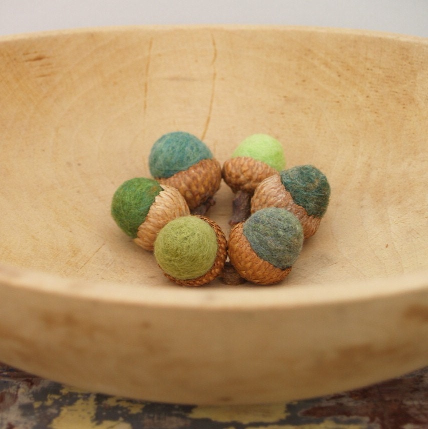 Forest Green Acorns, Six Felted Wool Acorns, Nature Inspired and Eco Friendly home decor - bring an Autumn burst to your fall decorating.