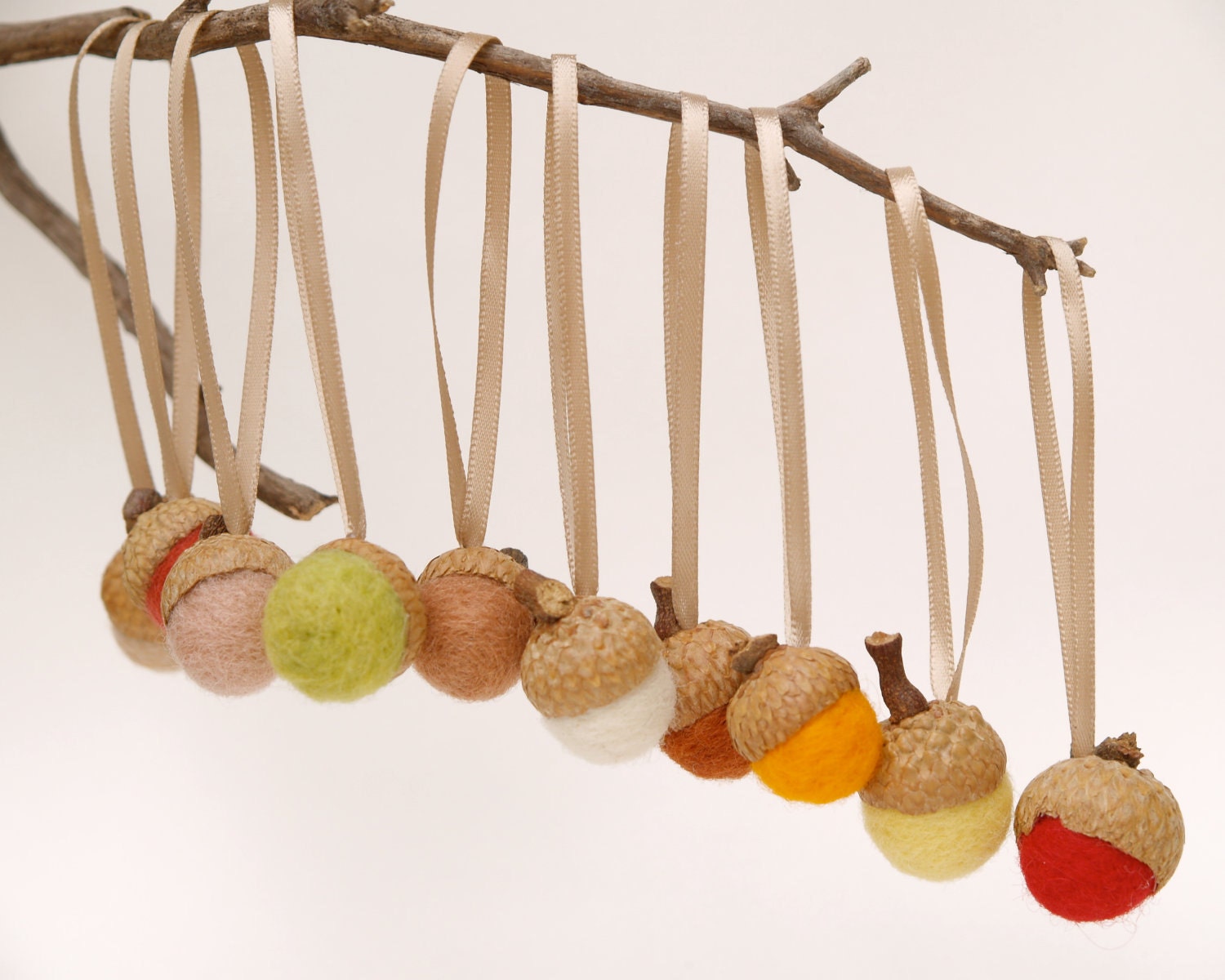 Acorn Ornaments Christmas, 10 handmade wool felt hanging autumn colorful thanksgiving shabby chic needle felted woollyteamt