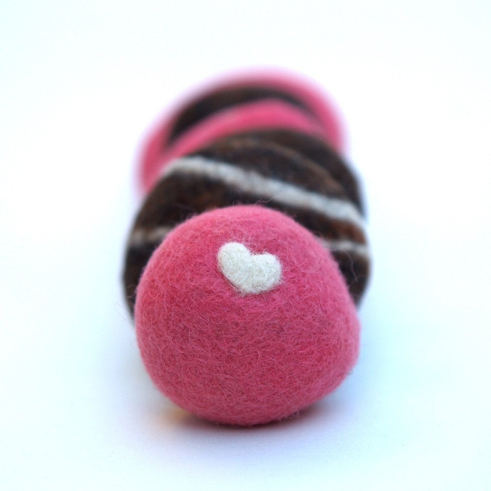 Felted stones Chocolate and Straberry 6 wool colored pebbles rocks beach brown pink fuschia shabby chic hostess gift Waldorf.