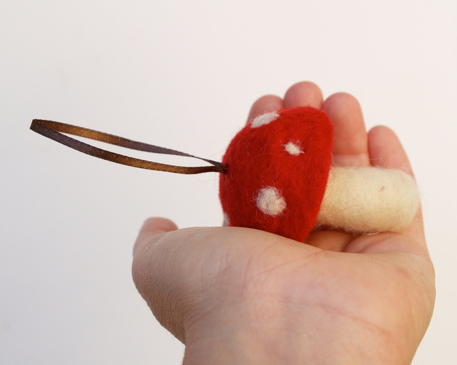Hanging Toadtool Ornaments 4 red mushroom decoration woodland tree handmade nature white Hanging Aice in Wonderlandteamt