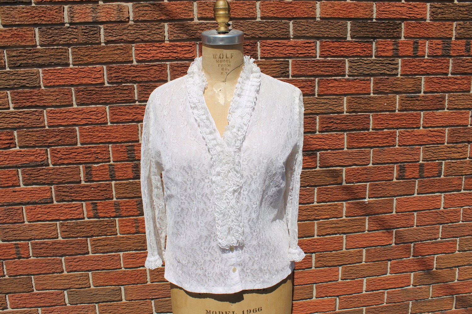 SALE Vintage ladies nylon and lace button down blouse// plus size xlarge//mad men era 60s