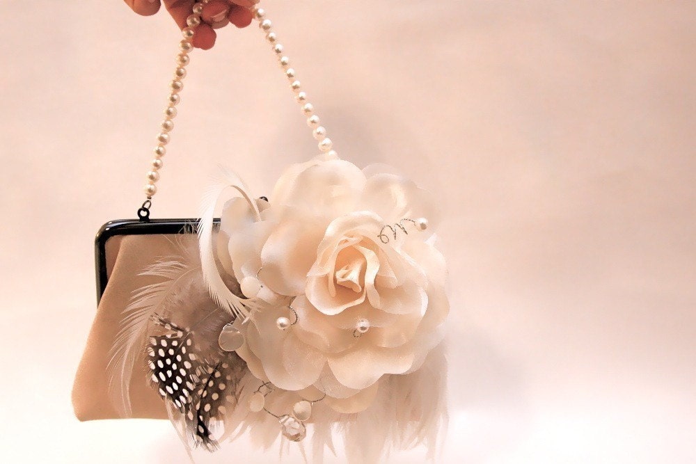 Add a Pearl Handle. Add a Touch of Vintage Glamour. (exclusive to ANGEE W. Clutch Bag Owners)