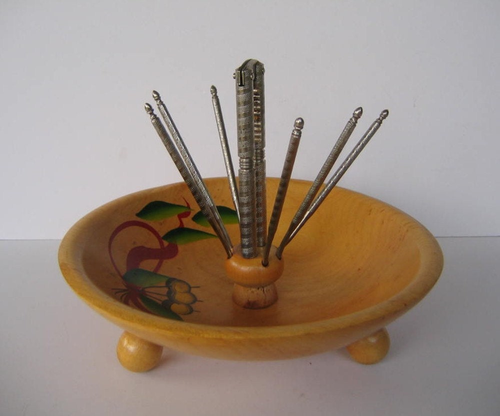 Wood Nut Bowl Set by goodvintage on Etsy