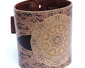 Leather cuff / wallet wristband - Elagent lace