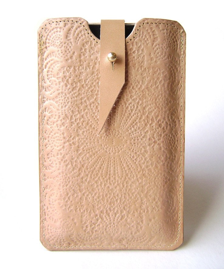 Leather case iPhone (All) iTouch (All) - Cream embossed lace.