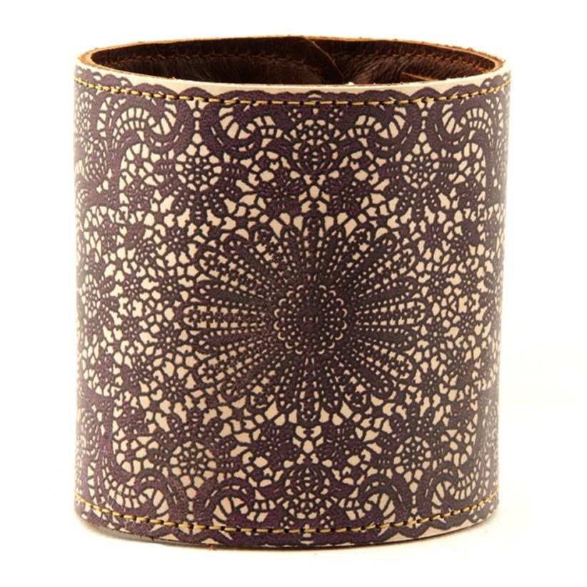 Leather cuff / wallet wristband - Lace