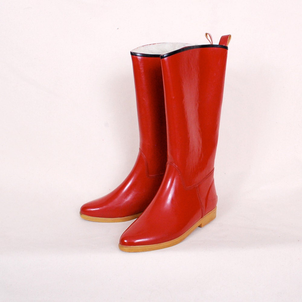 Rain Boots 7 M  - vintage riding boots, shearling wool lined, womens boots, bright red, perfect for spring - FREE Worldwide Shipping
