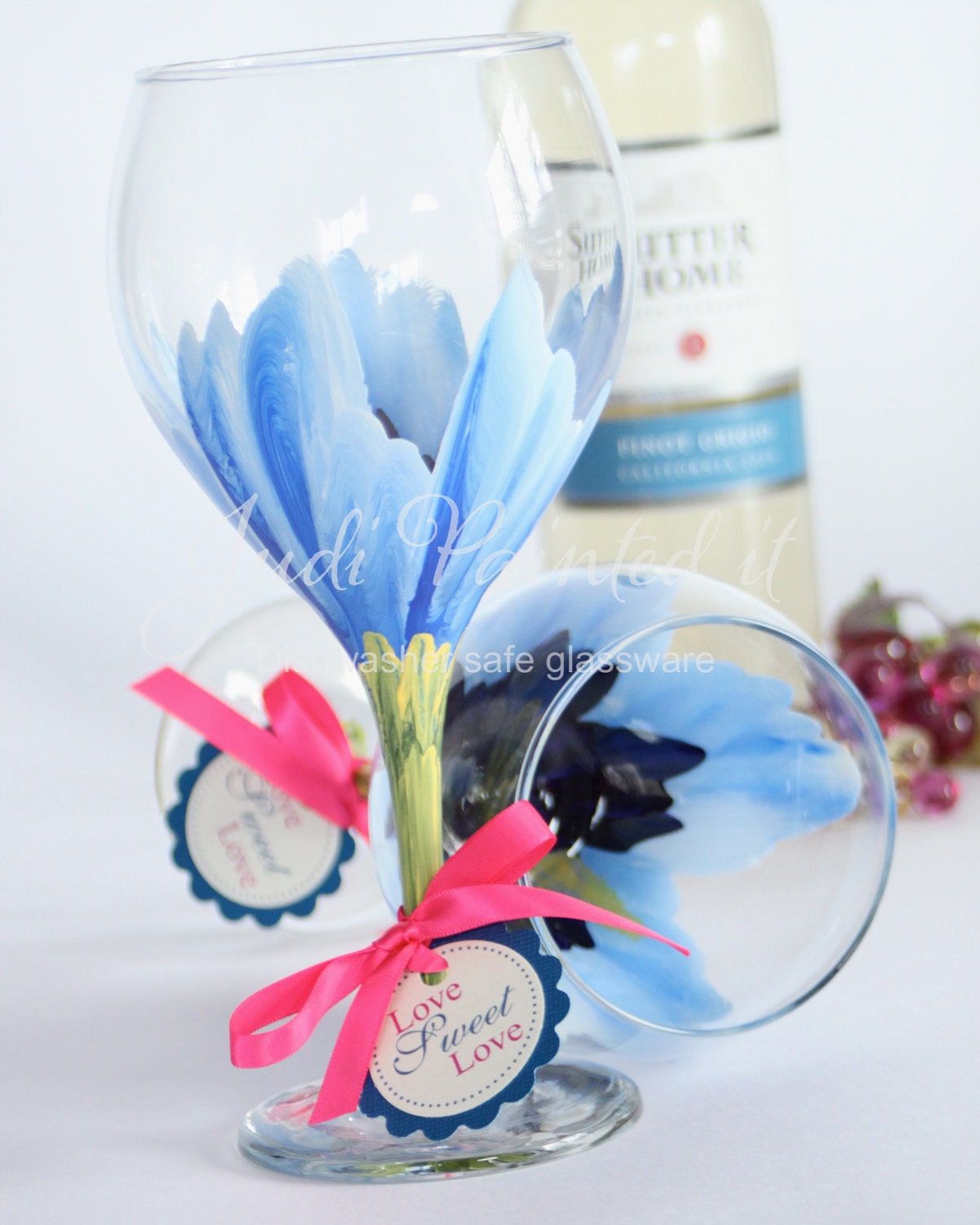 Tropical Hibiscus hand painted wine glass - FREE personalization, dishwasher safe