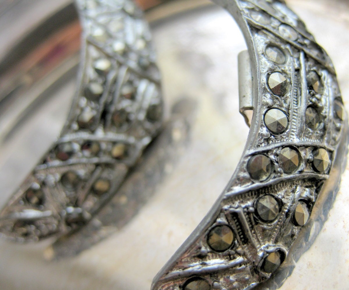Crescent Silver Steel Cut Shoe Clips