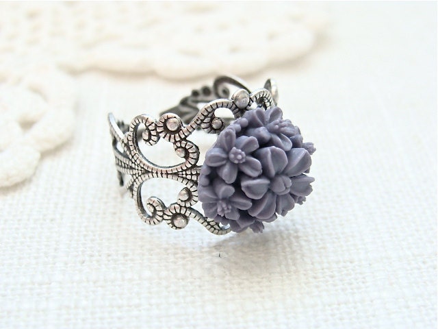 Antique silver flower filigree ring. Dark purple fall ring.