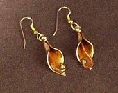 Lily earrings/bronze and copper or silver